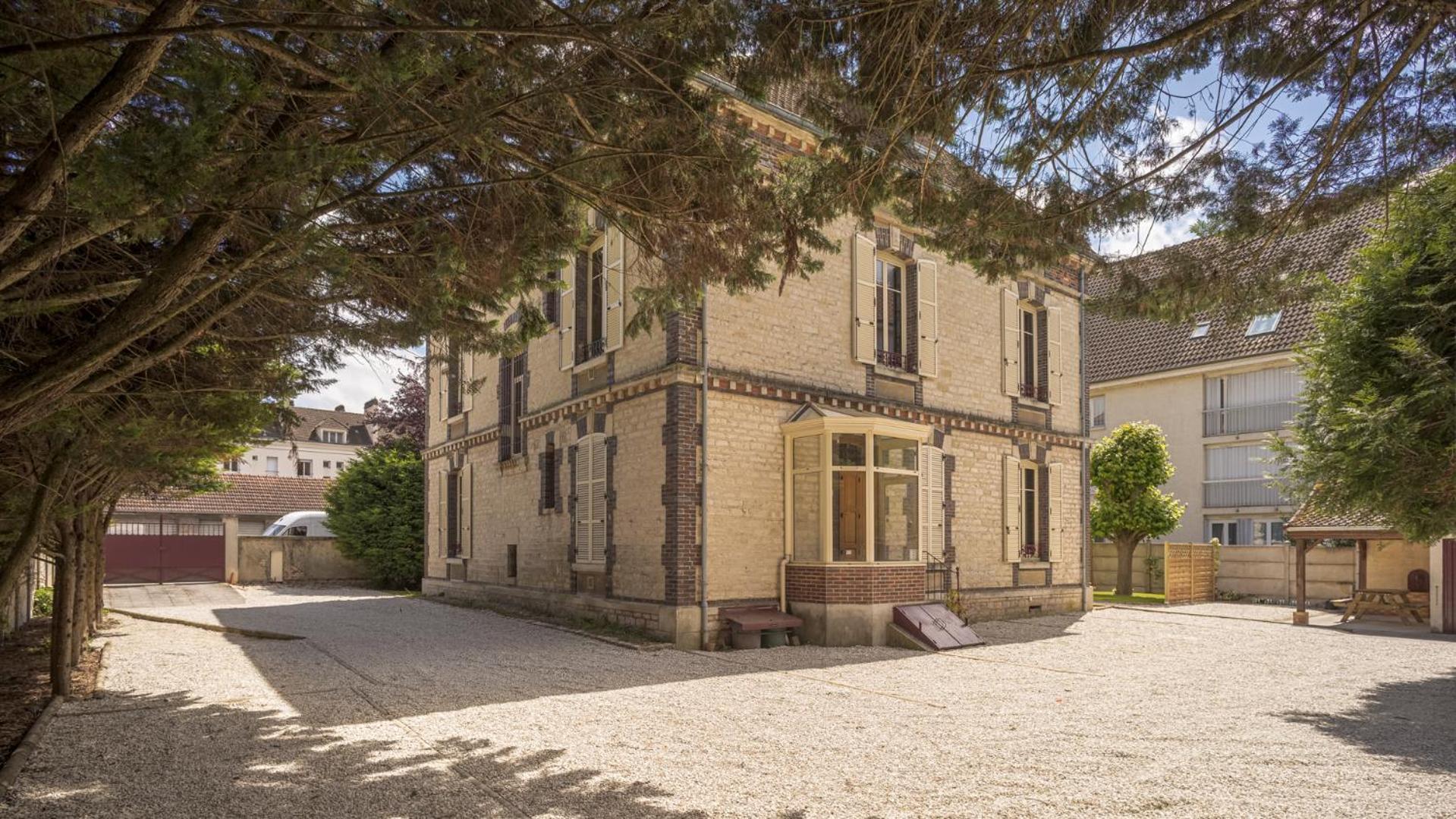 Bonappart 11 - Charme Napoleonien & Confort Troyes Exterior foto