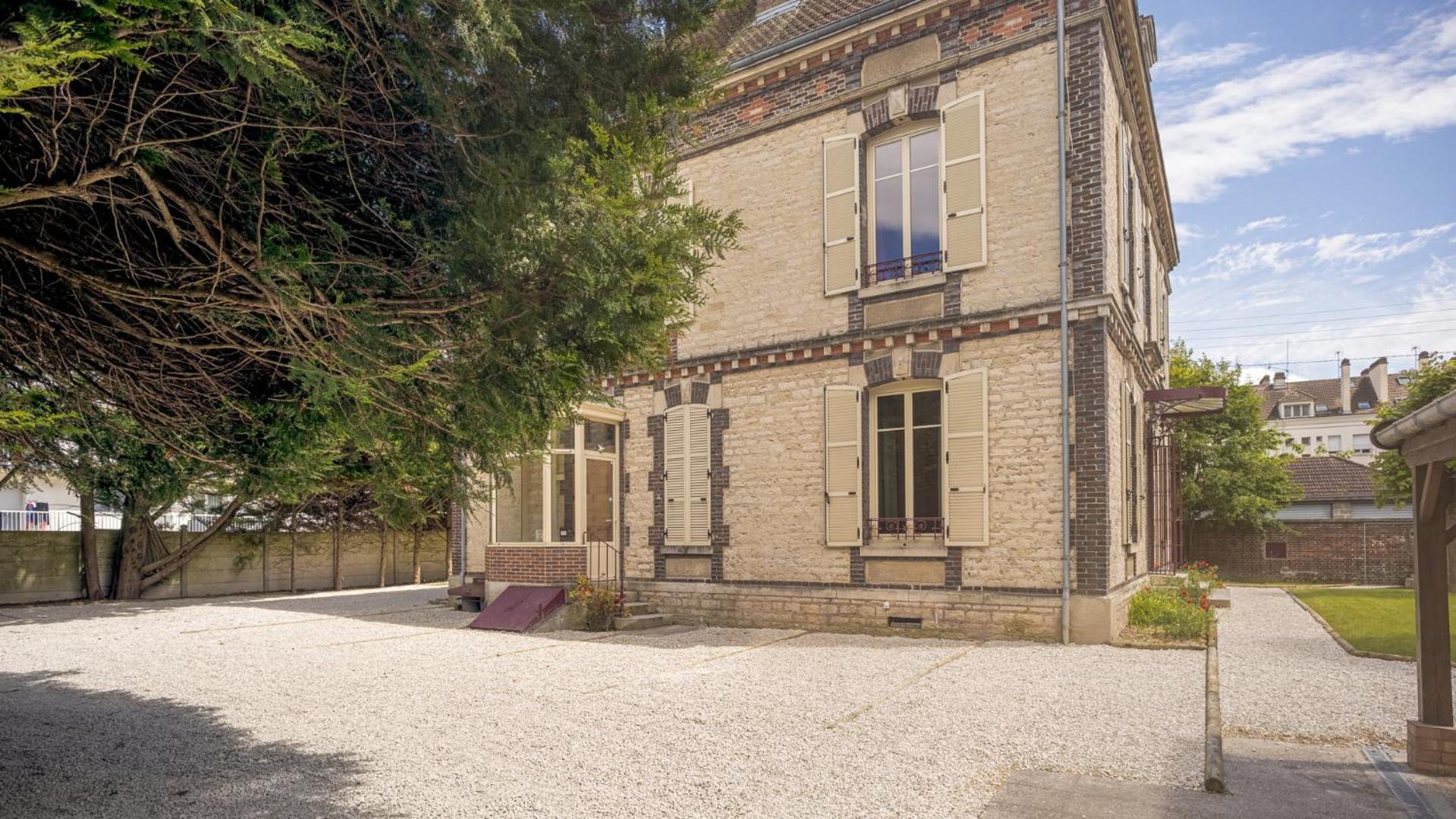 Bonappart 11 - Charme Napoleonien & Confort Troyes Exterior foto